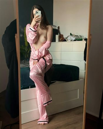 Frances Gail, 18, Antwerp - Belgium, Sexy shower for 2